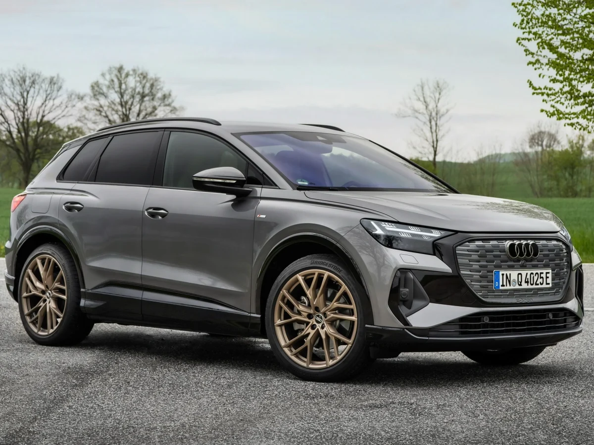 Вигляд з переду Audi Q4 e-tron (2022)