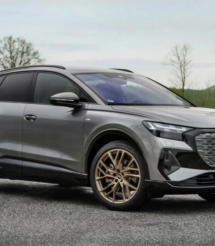 Вигляд з переду Audi Q4 e-tron (2022)