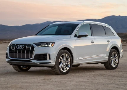Вигляд в профіль Audi Q7 2022