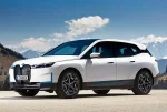 BMW iX 2023 року в профіль