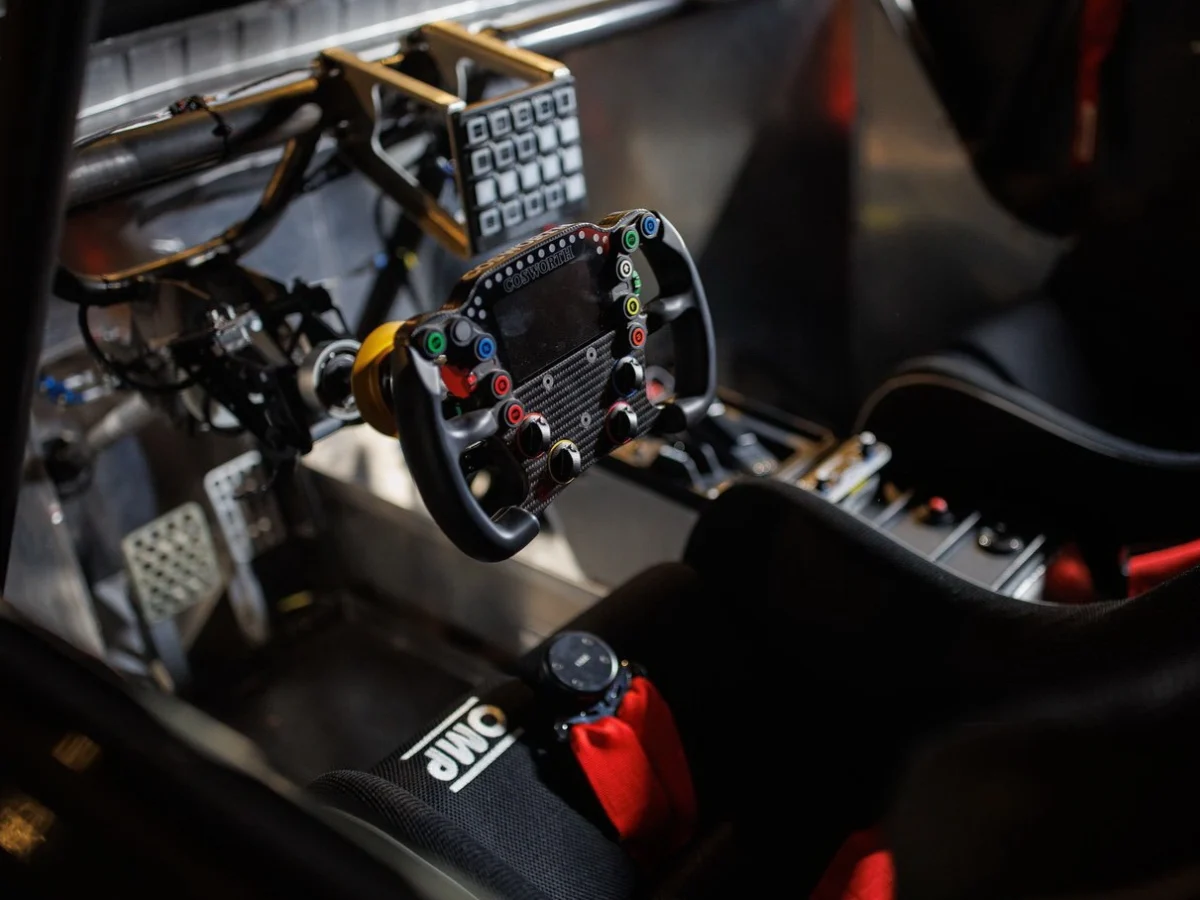 Спортивний салон Honda CR-V Hybrid Racer
