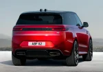 Задній ракурс Land Rover Range Rover Sport 2023 червоного кольору