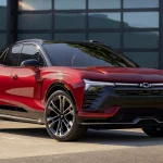 Вигляд з переду Chevrolet Blazer EV 2024 червоного кольору