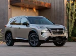 Вигляд з боку Nissan Rogue 2024