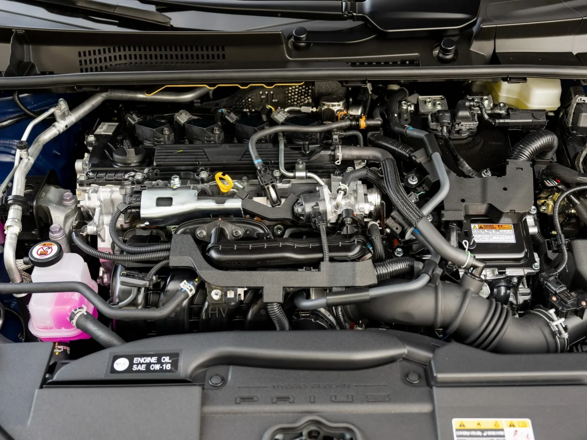 Двигун Toyota Prius 2023