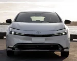 Передня частина Toyota Prius 2023