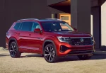 Вигляд з переду Volkswagen Atlas 2024 червоного кольору