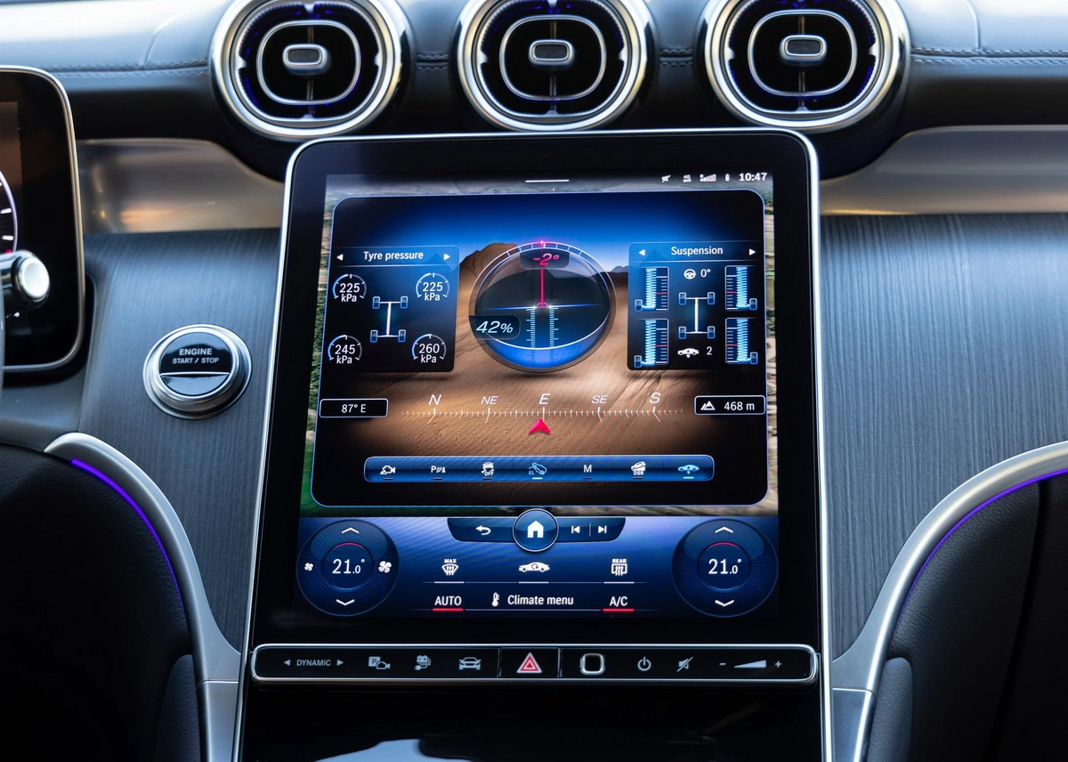 Mercedes-Benz-GLC-2025-34